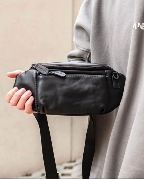 Чорна чоловіча бананка з натуральної гладкої шкіри Melnik Bags 200620 &mdash; поясна сумка 200620 фото