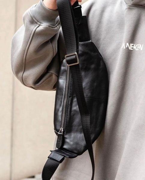 Чорна чоловіча бананка з натуральної гладкої шкіри Melnik Bags 200620 &mdash; поясна сумка 200620 фото