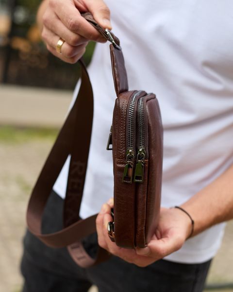 Чоловічий слінг з натуральної шкіри Melnik Bags АЕ45-6799 вигляд збоку