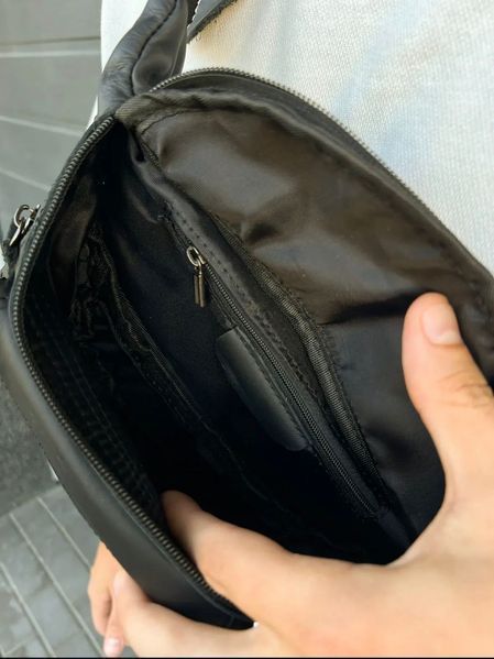 Чорна чоловіча бананка з клапаном із натуральної гладкої шкіри Melnik Bags 17051973 &mdash; поясна сумка 17051973 фото
