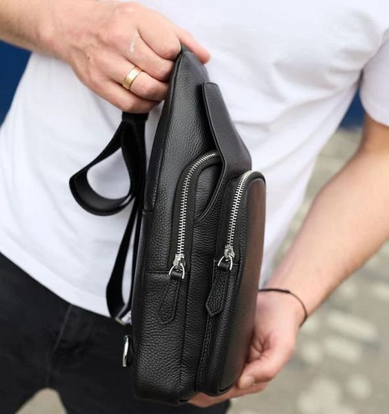 Чоловіча шкіряна сумка-слінг Tiding Bag 34091 чорна 34091 фото