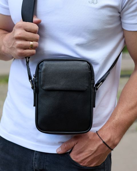 Сумка через плече чоловіча шкіряна Melnik Bags АВ24-489967 Чорна 21х16х6 см барсетка з клапаном АВ24-489967 фото