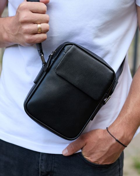 Сумка через плече чоловіча шкіряна Melnik Bags АВ24-489967 Чорна 21х16х6 см барсетка з клапаном АВ24-489967 фото